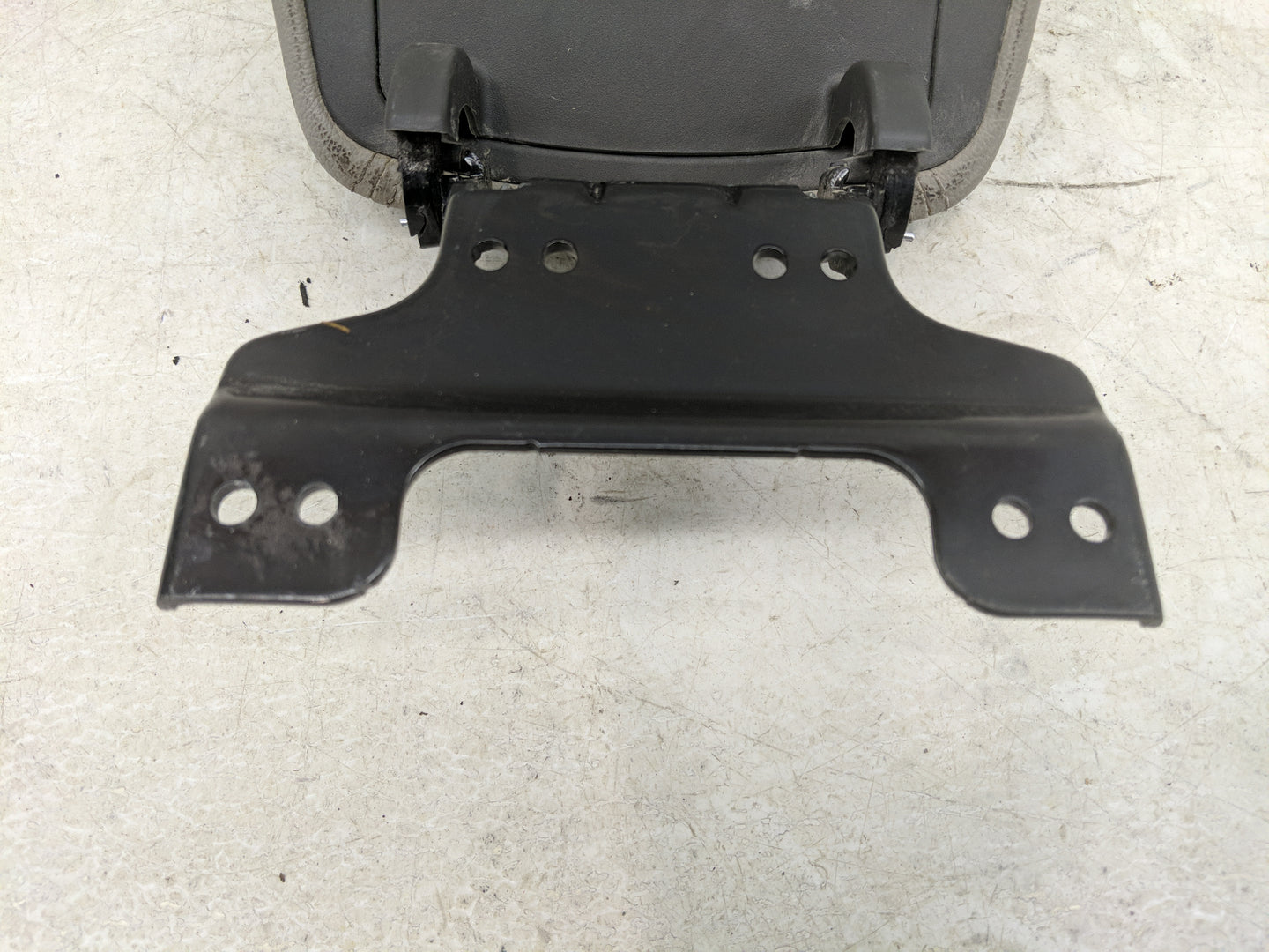 2019 Kia Sportage Center Console Armrest Cover Lid Fits OEM Used Auto Parts - Oemusedautoparts1.com
