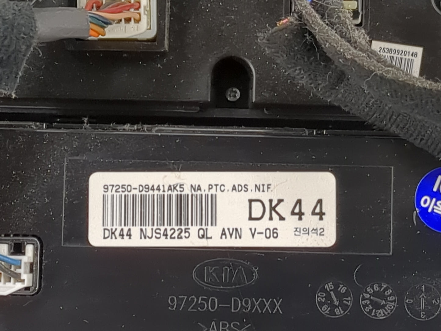 2017-2019 Kia Sportage Climate Control Module Temperature AC/Heater Replacement P/N:97250-D9441AK5 97250-D9XXX Fits OEM Used