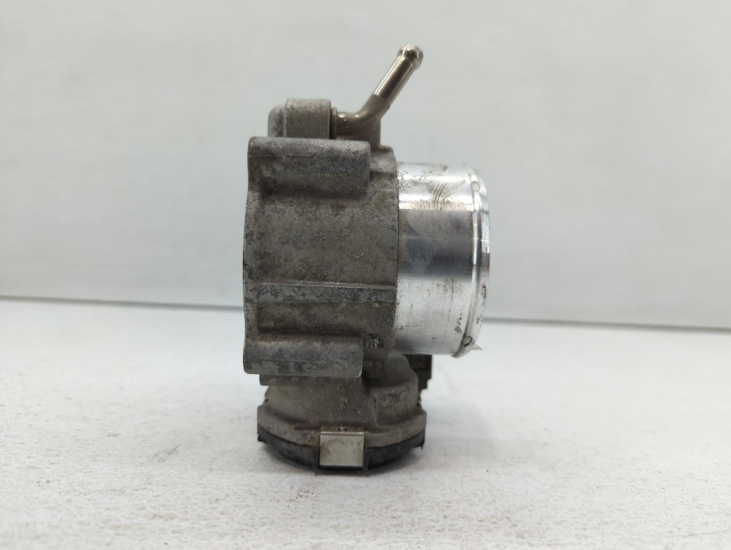 2017-2021 Kia Sportage Throttle Body P/N:35100-2G600 Fits Fits 2015 2016 2017 2018 2019 2020 2021 OEM Used Auto Parts - Oemu