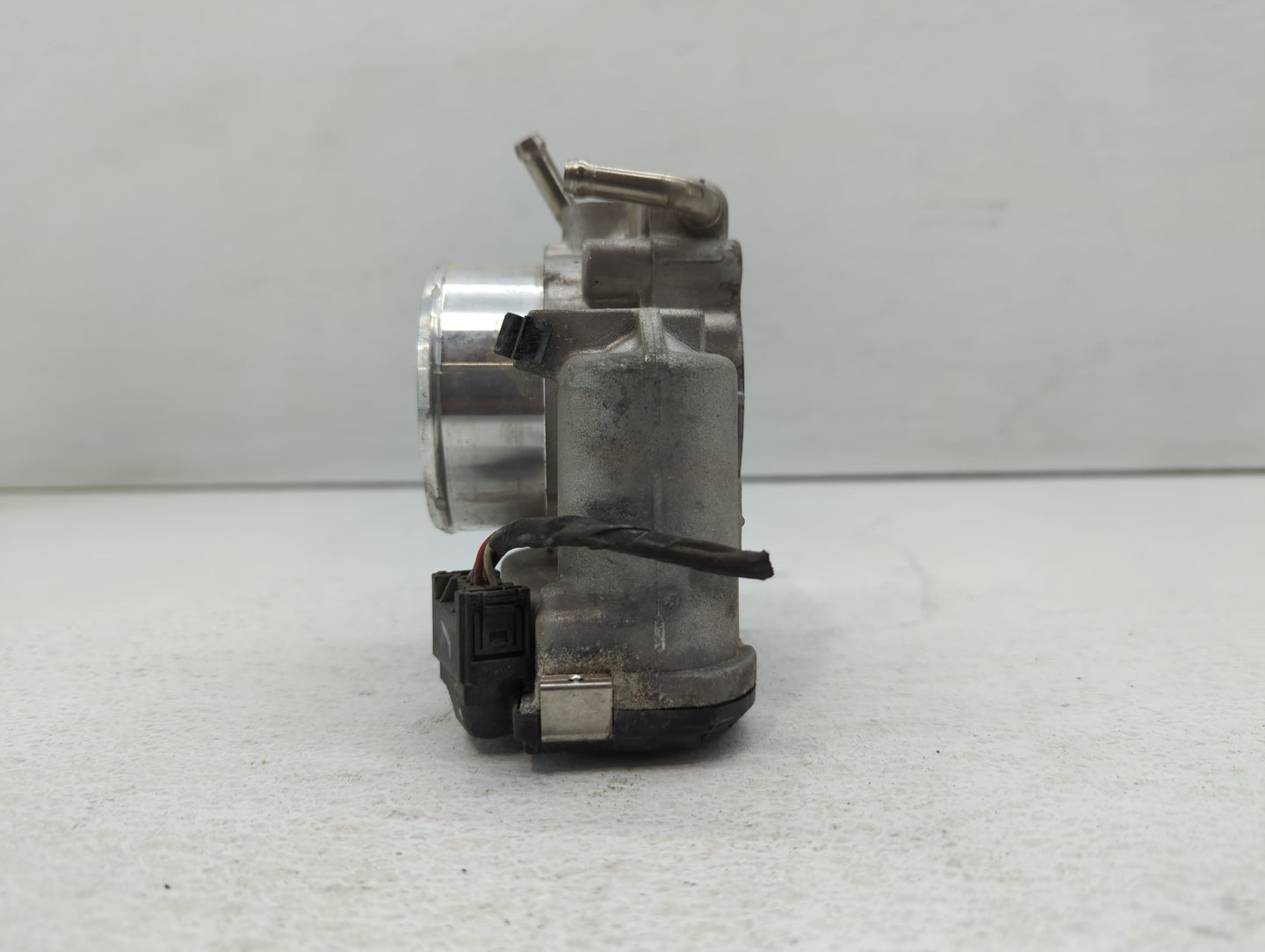 2017-2021 Kia Sportage Throttle Body P/N:35100-2G600 Fits Fits 2015 2016 2017 2018 2019 2020 2021 OEM Used Auto Parts - Oemu