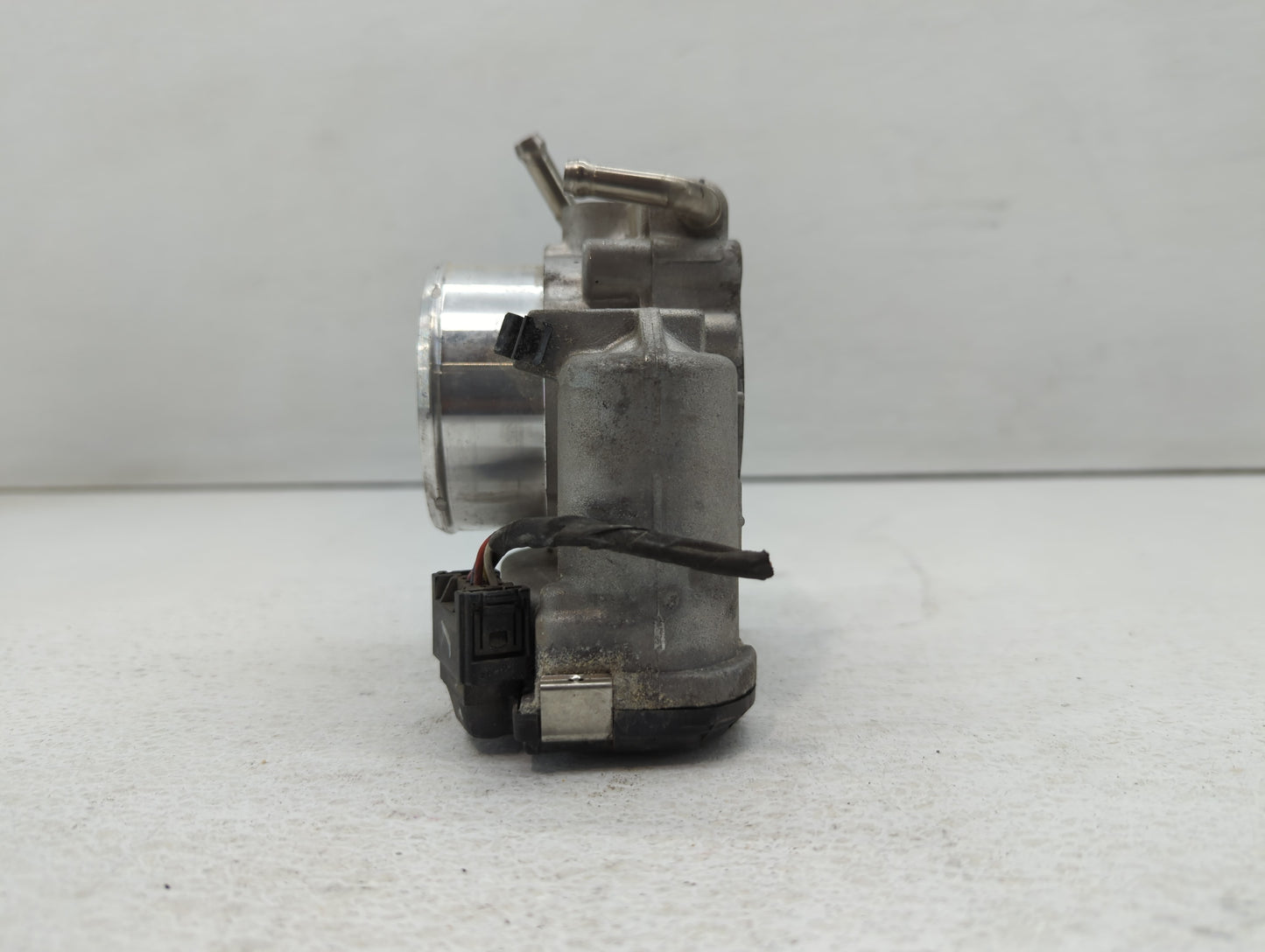 2017-2021 Kia Sportage Throttle Body P/N:35100-2G600 Fits Fits 2015 2016 2017 2018 2019 2020 2021 OEM Used Auto Parts - Oemu