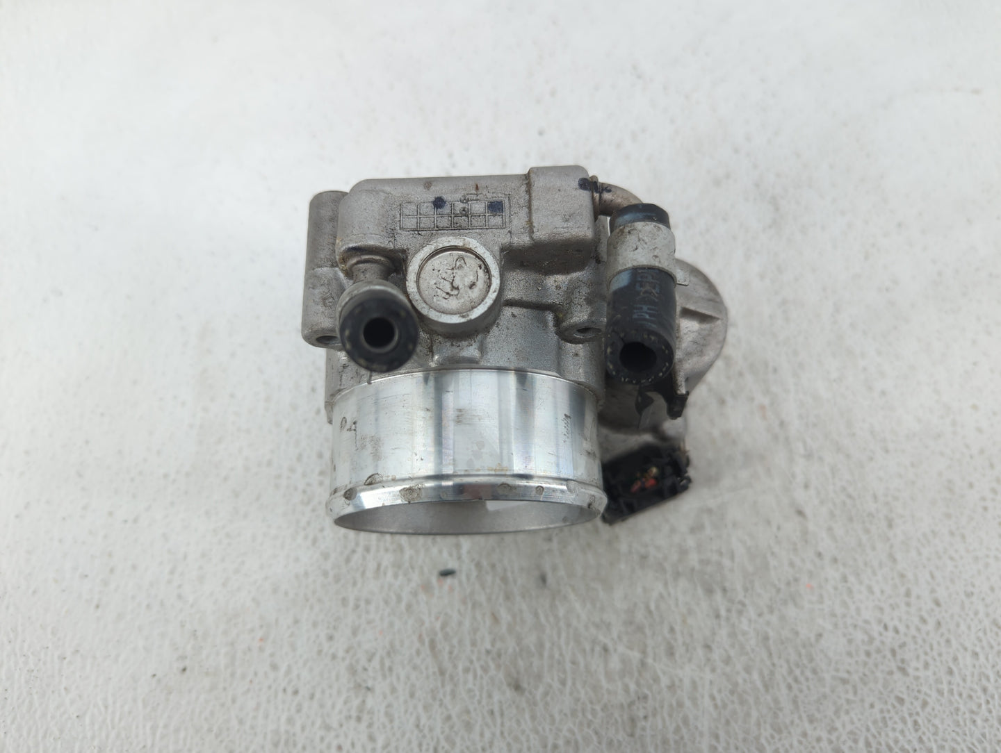 2017-2021 Kia Sportage Throttle Body P/N:35100-2G600 Fits Fits 2015 2016 2017 2018 2019 2020 2021 OEM Used Auto Parts - Oemu