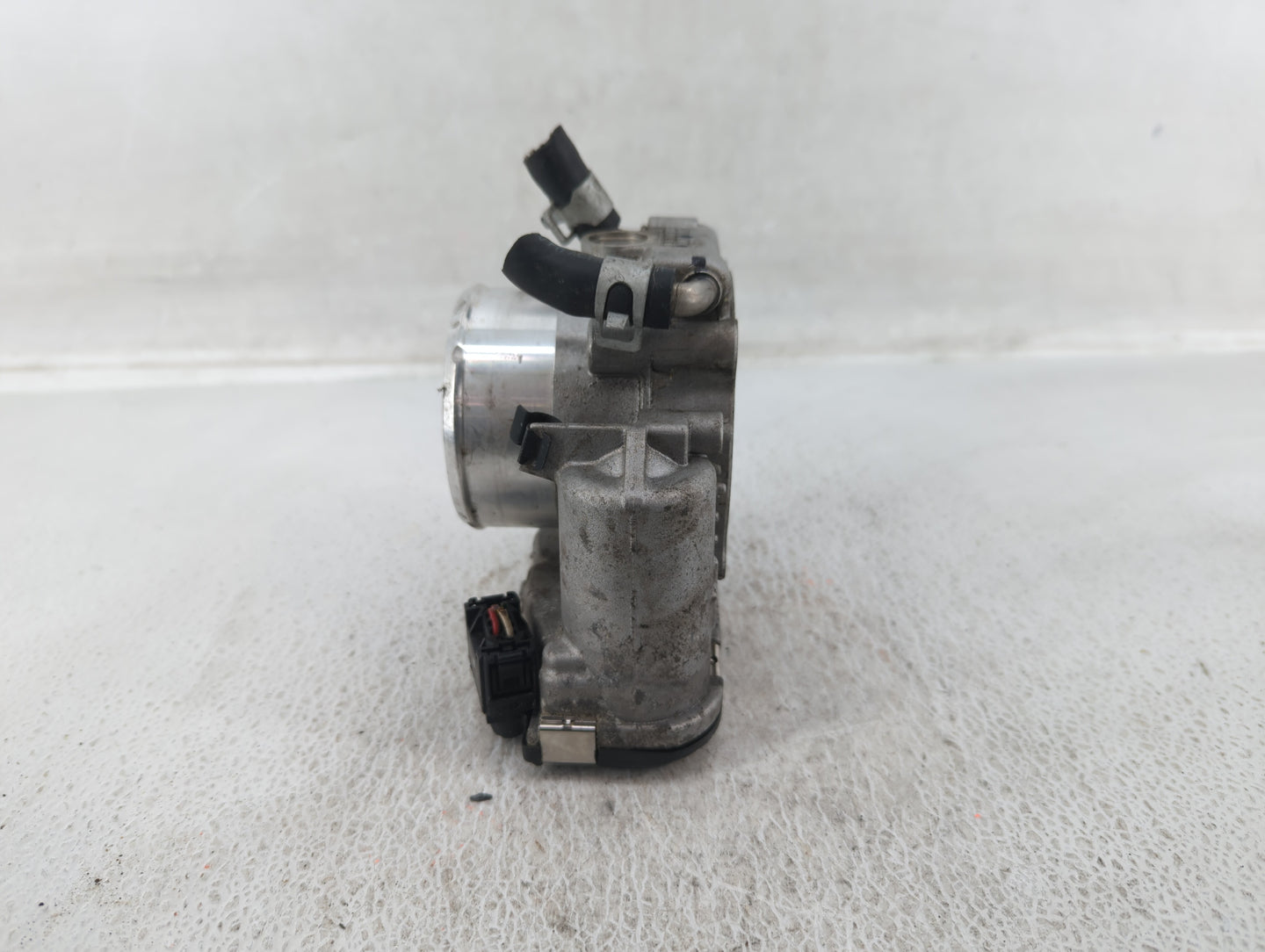 2017-2021 Kia Sportage Throttle Body P/N:35100-2G600 Fits Fits 2015 2016 2017 2018 2019 2020 2021 OEM Used Auto Parts - Oemu