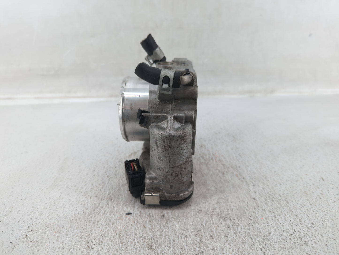 2017-2021 Kia Sportage Throttle Body P/N:35100-2G600 Fits Fits 2015 2016 2017 2018 2019 2020 2021 OEM Used Auto Parts - Oemu