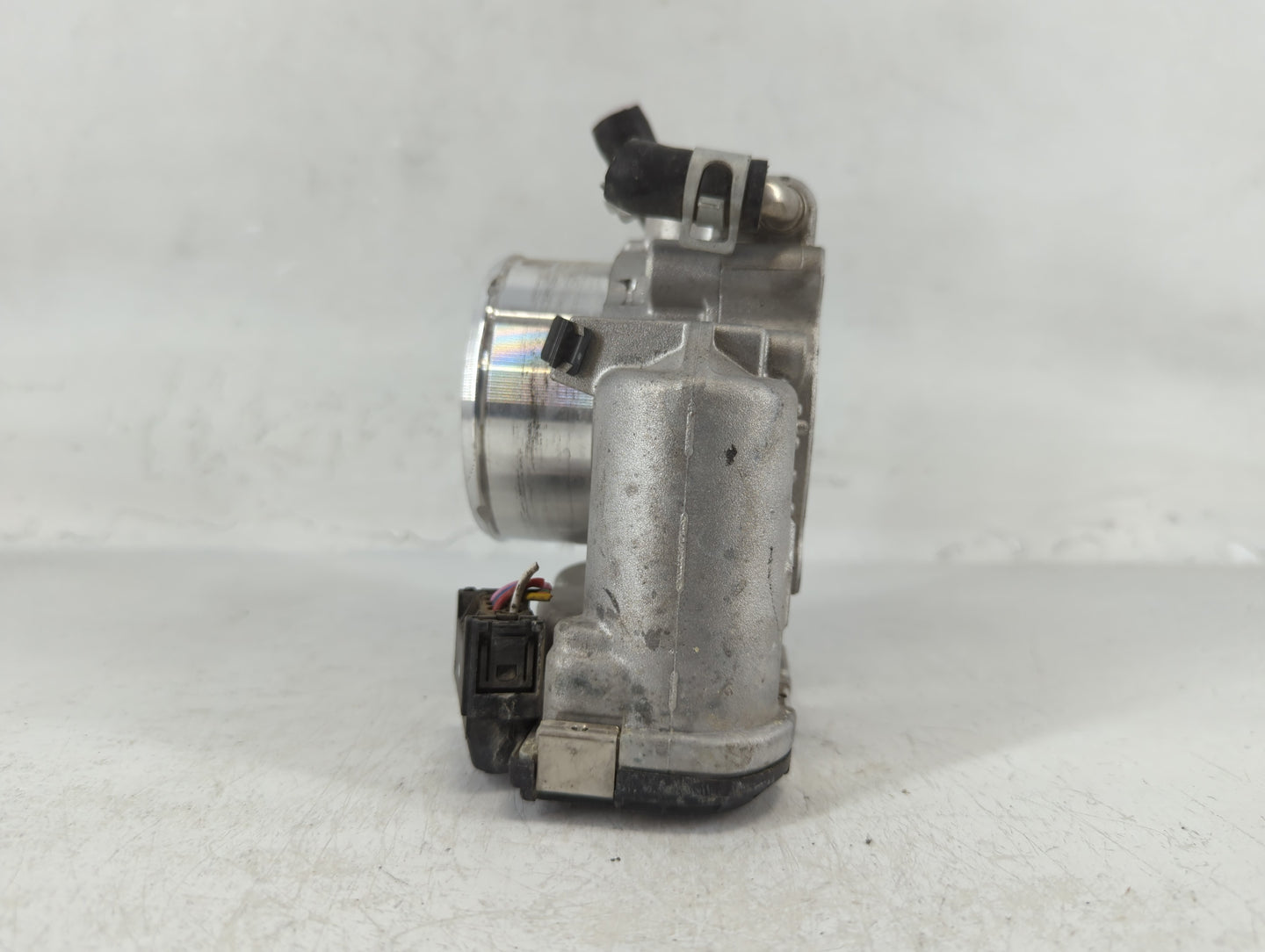 2017-2021 Kia Sportage Throttle Body P/N:39100-2G600 Fits Fits 2015 2016 2017 2018 2019 2020 2021 OEM Used Auto Parts - Oemu