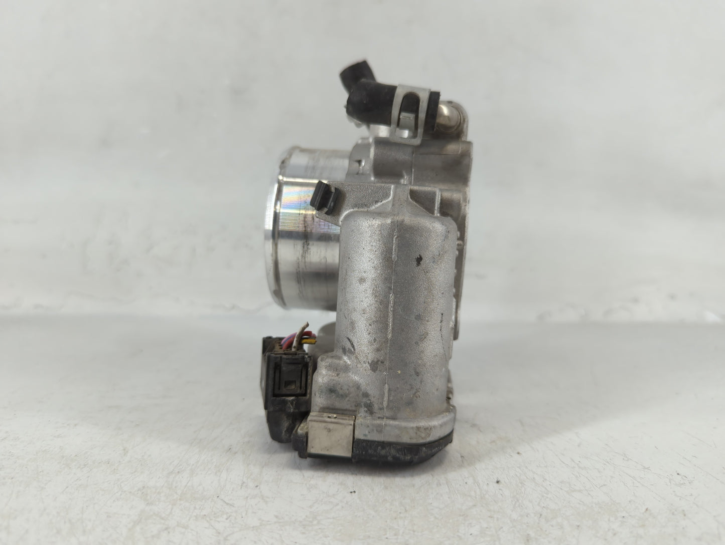 2017-2021 Kia Sportage Throttle Body P/N:39100-2G600 Fits Fits 2015 2016 2017 2018 2019 2020 2021 OEM Used Auto Parts - Oemu