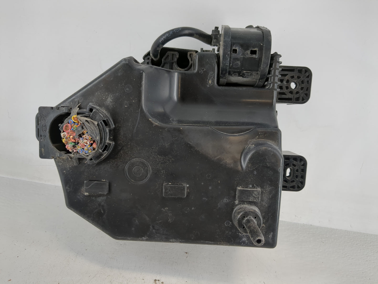 2018-2020 Kia Stinger Fusebox Fuse Box Panel Relay Module P/N:91950-J5822 Fits Fits 2018 2019 2020 OEM Used Auto Parts - Oem