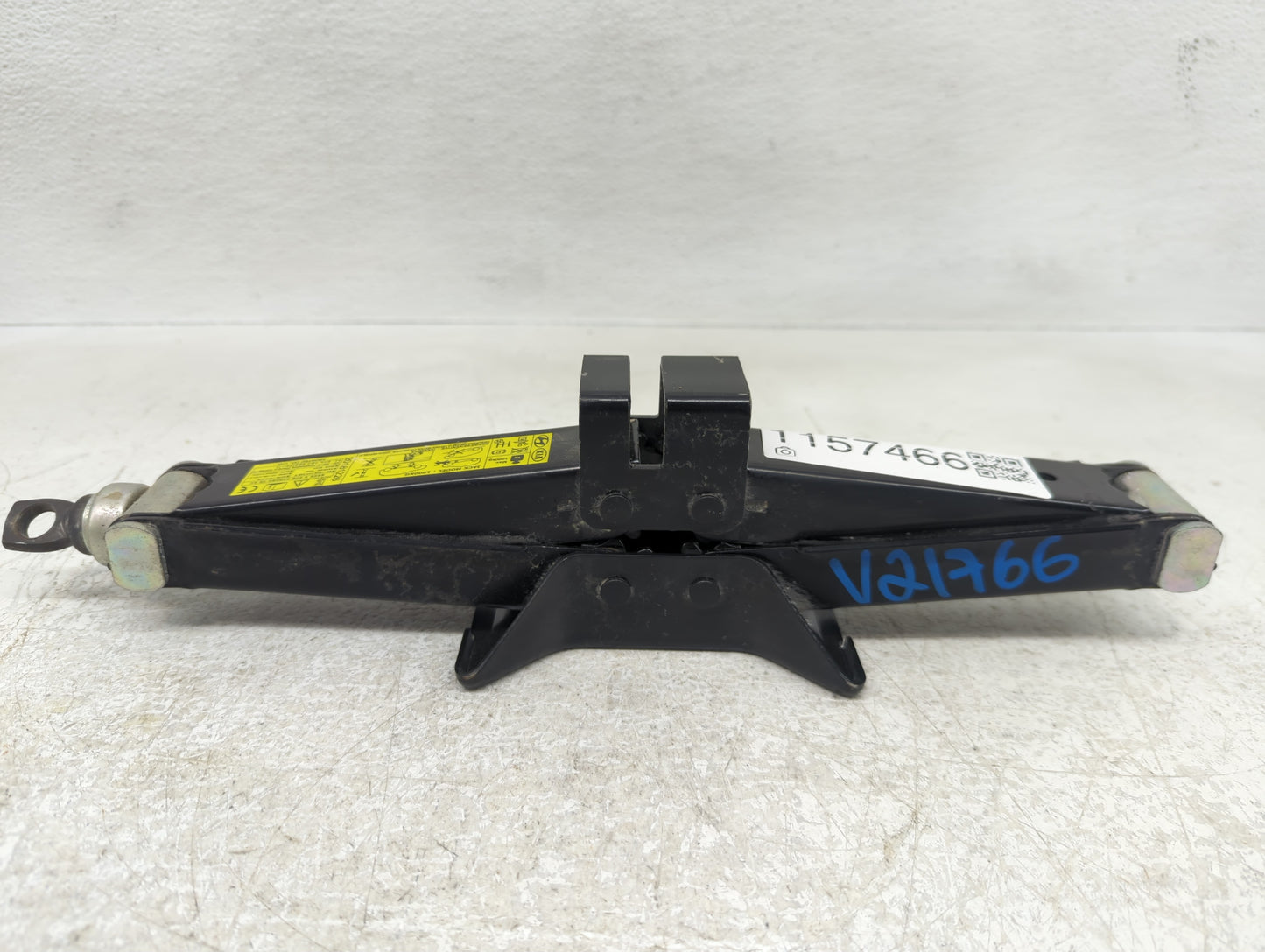 2019 Kia Stinger Spare Scissor Car Jack - Oemusedautoparts1.com