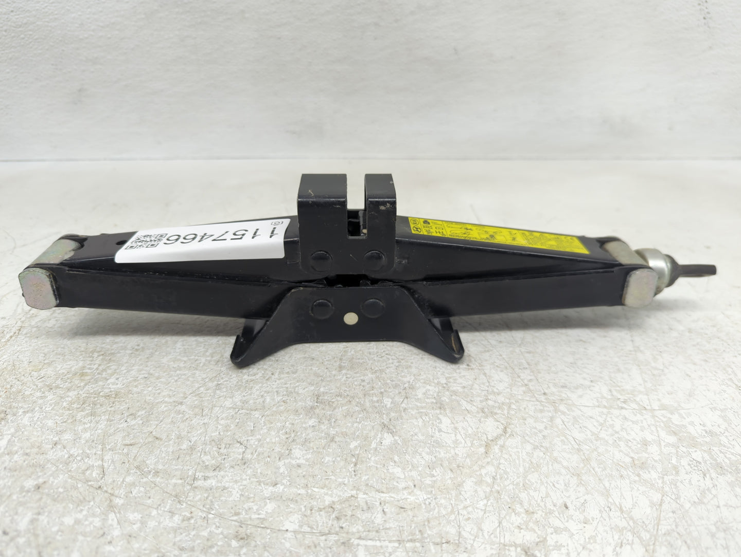 2019 Kia Stinger Spare Scissor Car Jack - Oemusedautoparts1.com