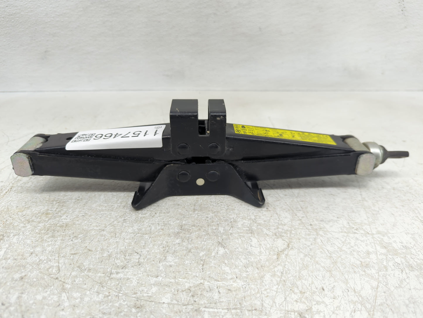 2019 Kia Stinger Spare Scissor Car Jack - Oemusedautoparts1.com