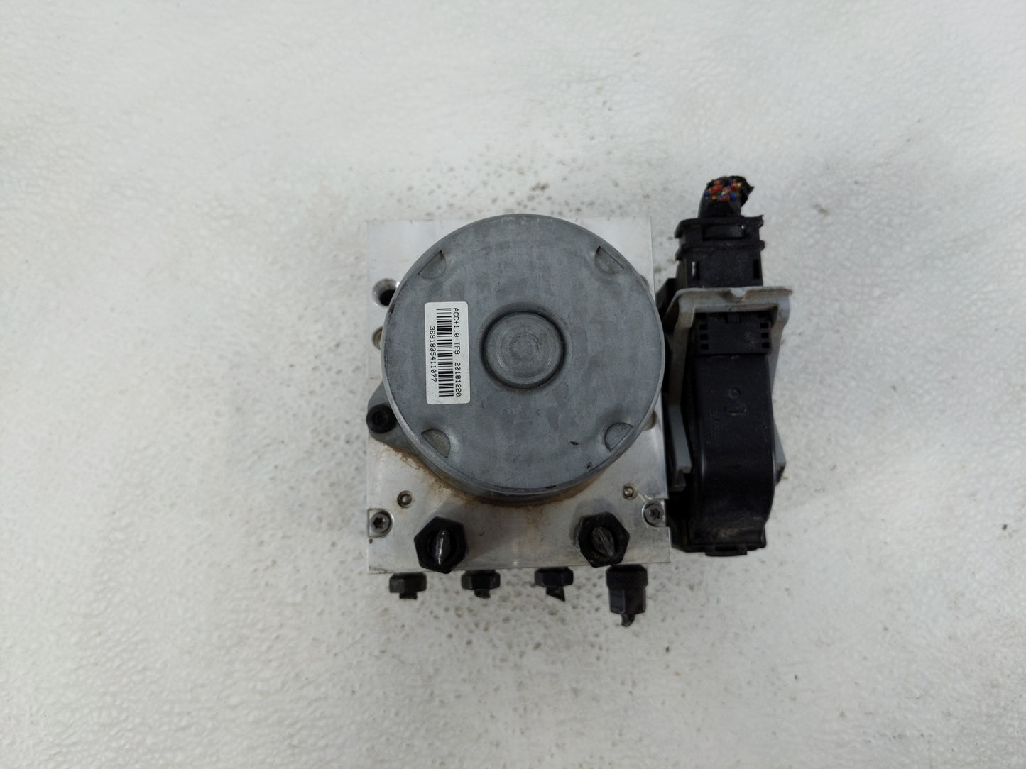 2018-2020 Kia Stinger ABS Pump Control Module Replacement P/N:58920-J5270 58920-J5170 Fits Fits 2018 2019 2020 OEM Used Auto