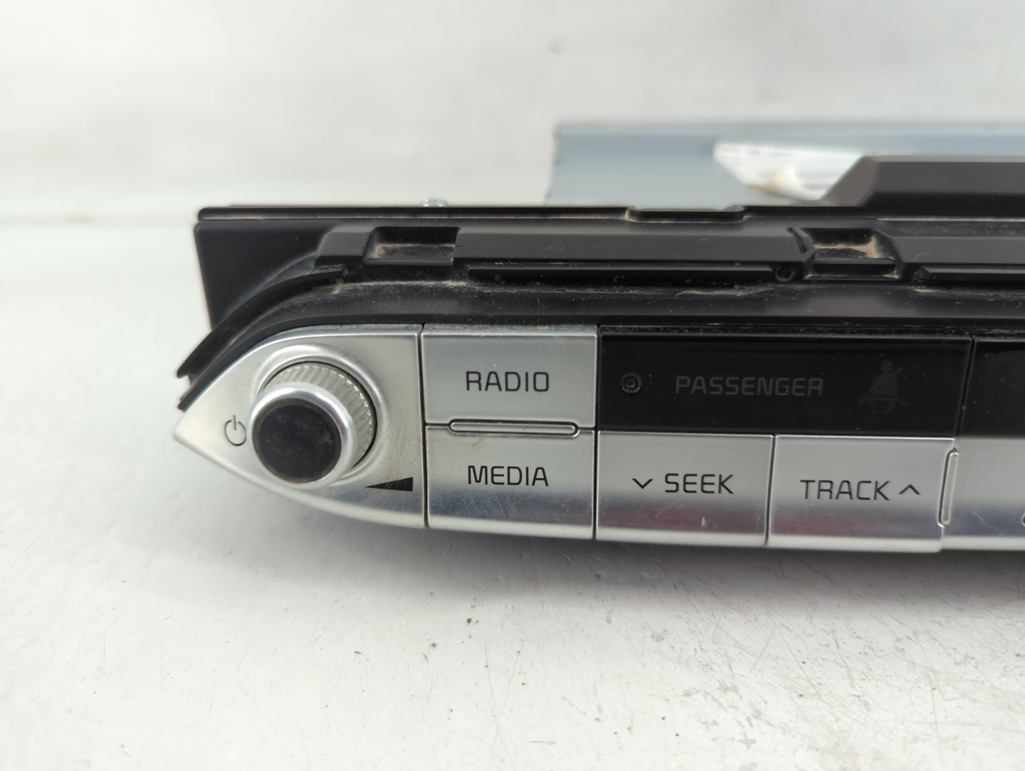 2019-2020 Kia Stinger Radio AM FM Cd Player Receiver Replacement P/N:96560-J5760FHV Fits Fits 2019 2020 OEM Used Auto Parts 