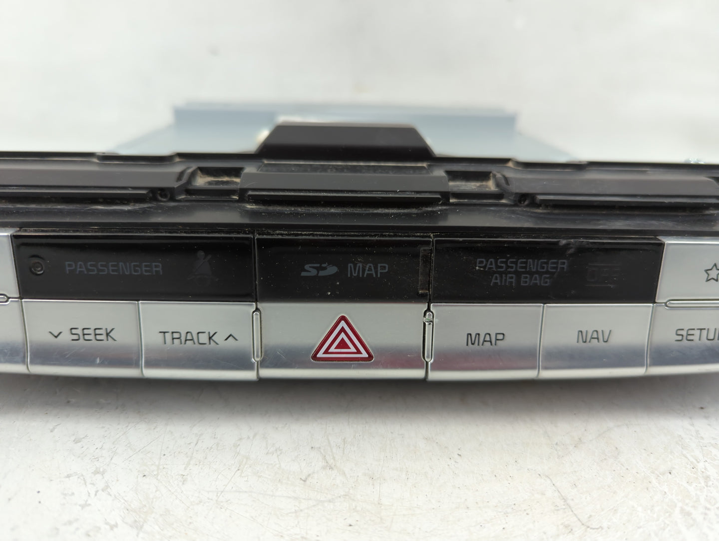 2019-2020 Kia Stinger Radio AM FM Cd Player Receiver Replacement P/N:96560-J5760FHV Fits Fits 2019 2020 OEM Used Auto Parts 