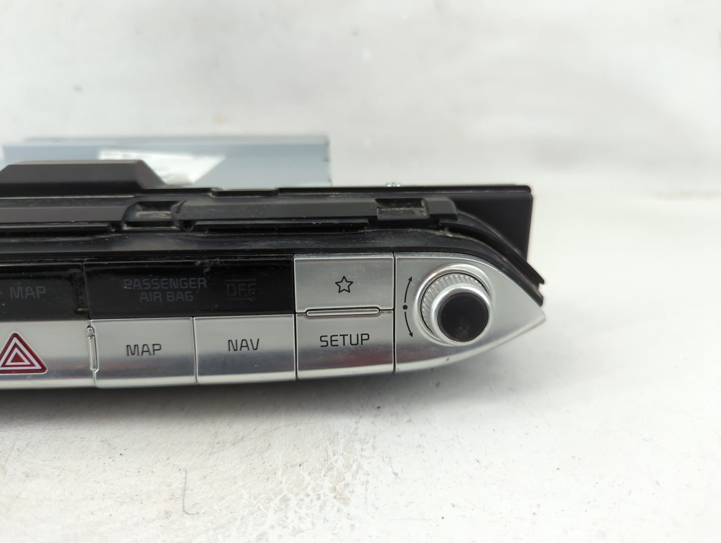 2019-2020 Kia Stinger Radio AM FM Cd Player Receiver Replacement P/N:96560-J5760FHV Fits Fits 2019 2020 OEM Used Auto Parts 