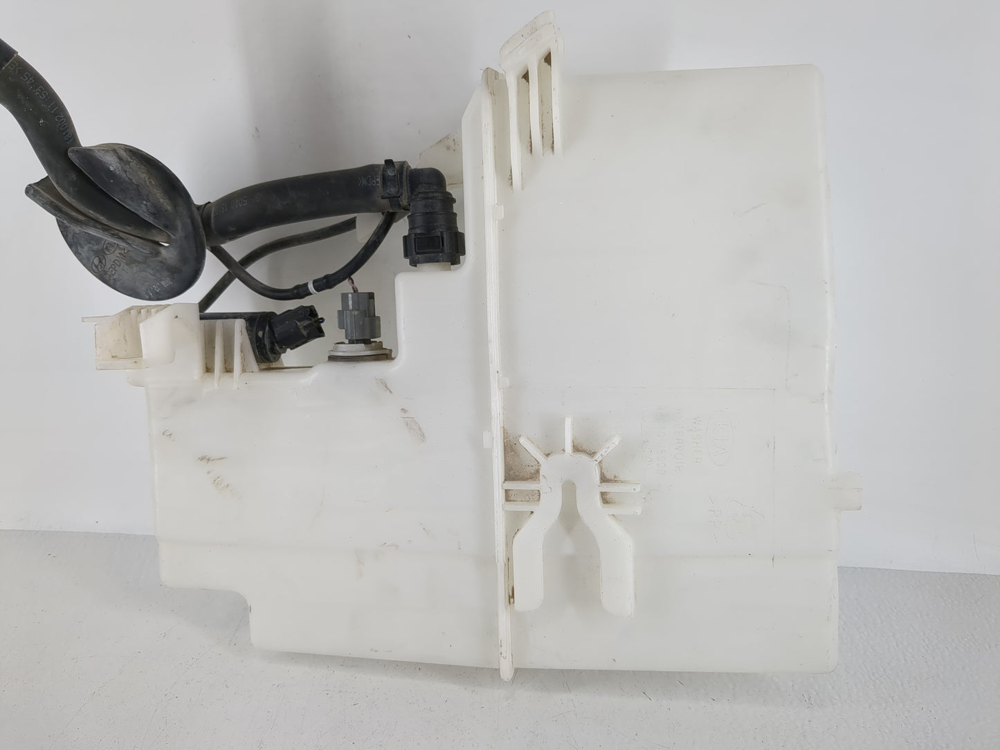 2018-2020 Kia Stinger Windshield Washer Fluid Reservoir Bottle Oem - Oemusedautoparts1.com