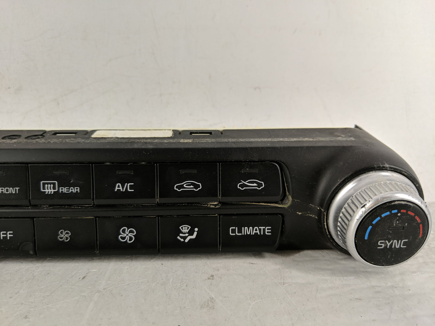 2018-2020 Kia Stinger Climate Control Module Temperature AC/Heater Replacement P/N:97250-J5XXX 97250-J5000 Fits OEM Used Aut