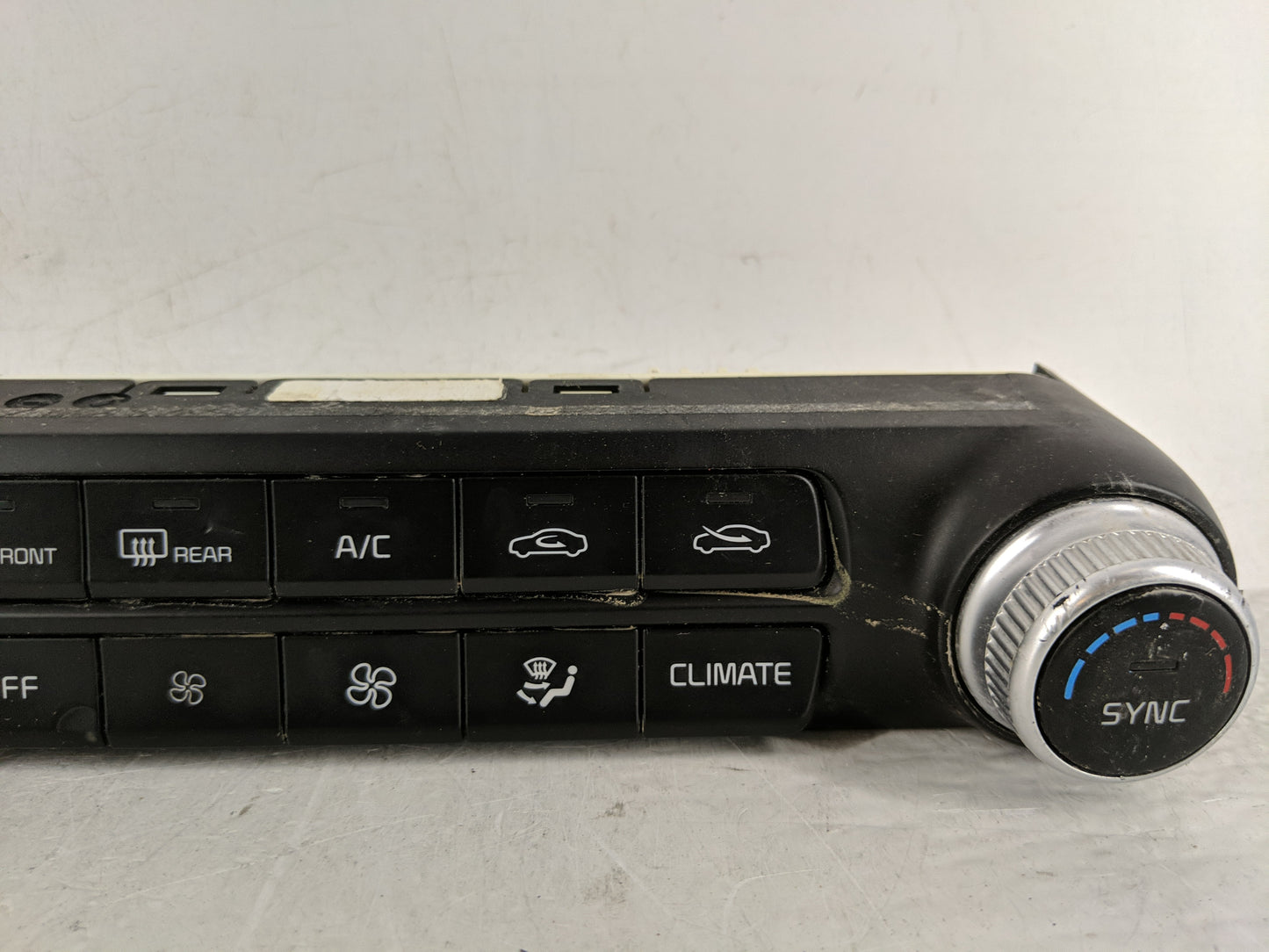 2018-2020 Kia Stinger Climate Control Module Temperature AC/Heater Replacement P/N:97250-J5XXX 97250-J5000 Fits OEM Used Aut