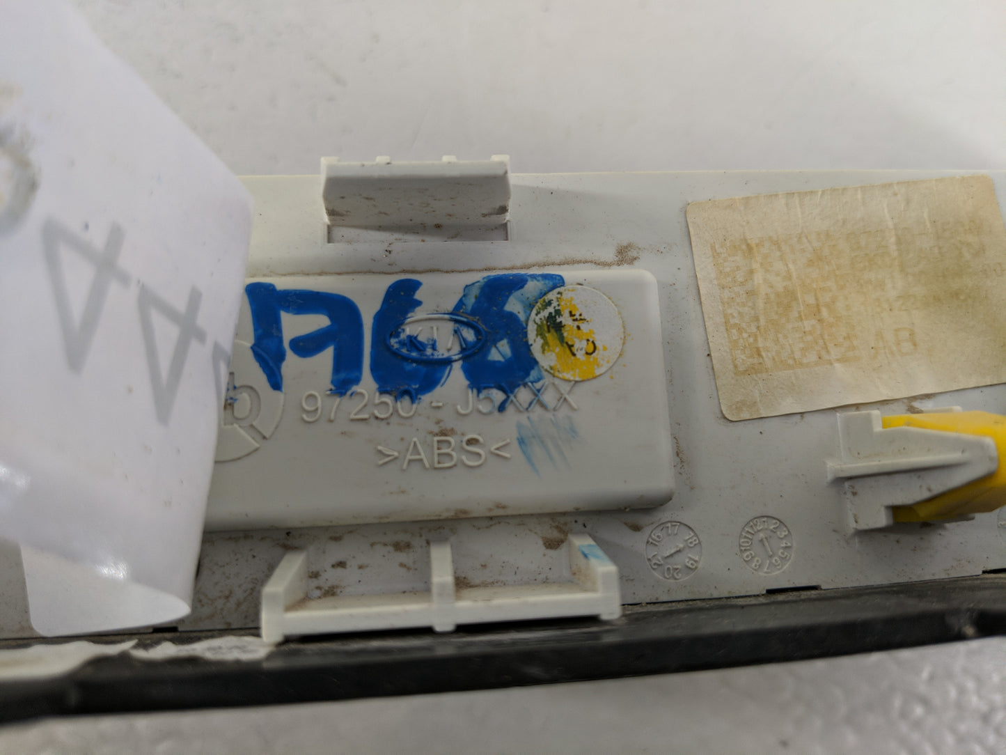 2018-2020 Kia Stinger Climate Control Module Temperature AC/Heater Replacement P/N:97250-J5XXX 97250-J5000 Fits OEM Used Aut