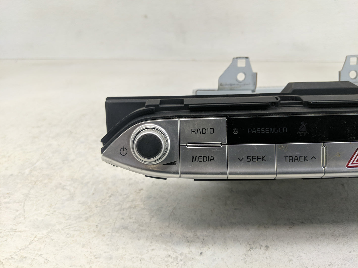 2019-2020 Kia Stinger Radio AM FM Cd Player Receiver Replacement P/N:96160-J5110FHV Fits Fits 2019 2020 OEM Used Auto Parts 