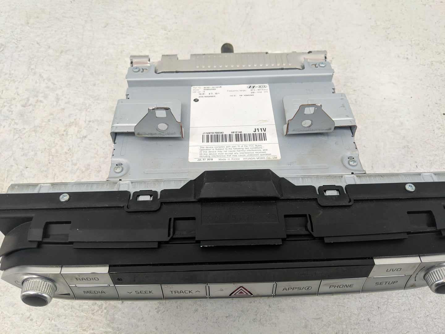 2019-2020 Kia Stinger Radio AM FM Cd Player Receiver Replacement P/N:96160-J5110FHV Fits Fits 2019 2020 OEM Used Auto Parts 