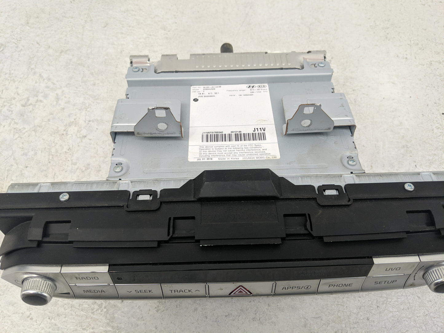 2019-2020 Kia Stinger Radio AM FM Cd Player Receiver Replacement P/N:96160-J5110FHV Fits Fits 2019 2020 OEM Used Auto Parts 