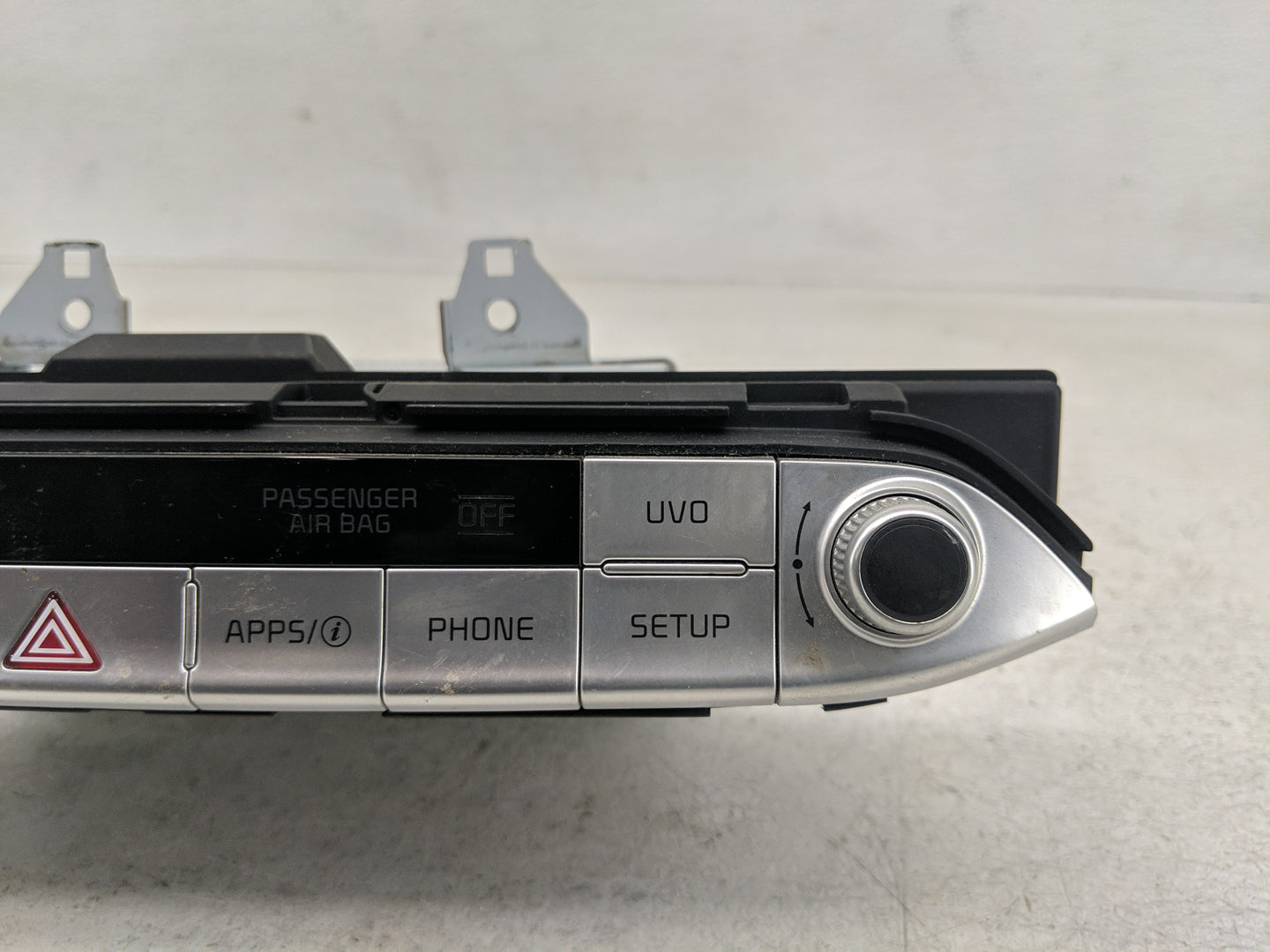 2019-2020 Kia Stinger Radio AM FM Cd Player Receiver Replacement P/N:96160-J5110FHV Fits Fits 2019 2020 OEM Used Auto Parts 