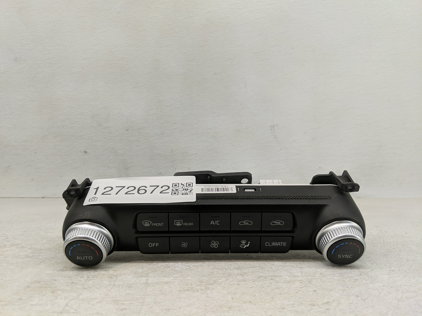 2018-2020 Kia Stinger Climate Control Module Temperature AC/Heater Replacement Fits Fits 2018 2019 2020 OEM Used Auto Parts 