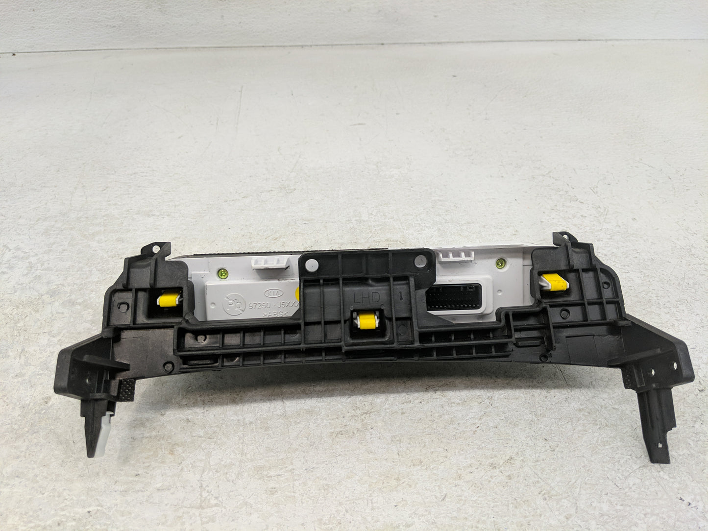2018-2020 Kia Stinger Climate Control Module Temperature AC/Heater Replacement Fits Fits 2018 2019 2020 OEM Used Auto Parts 