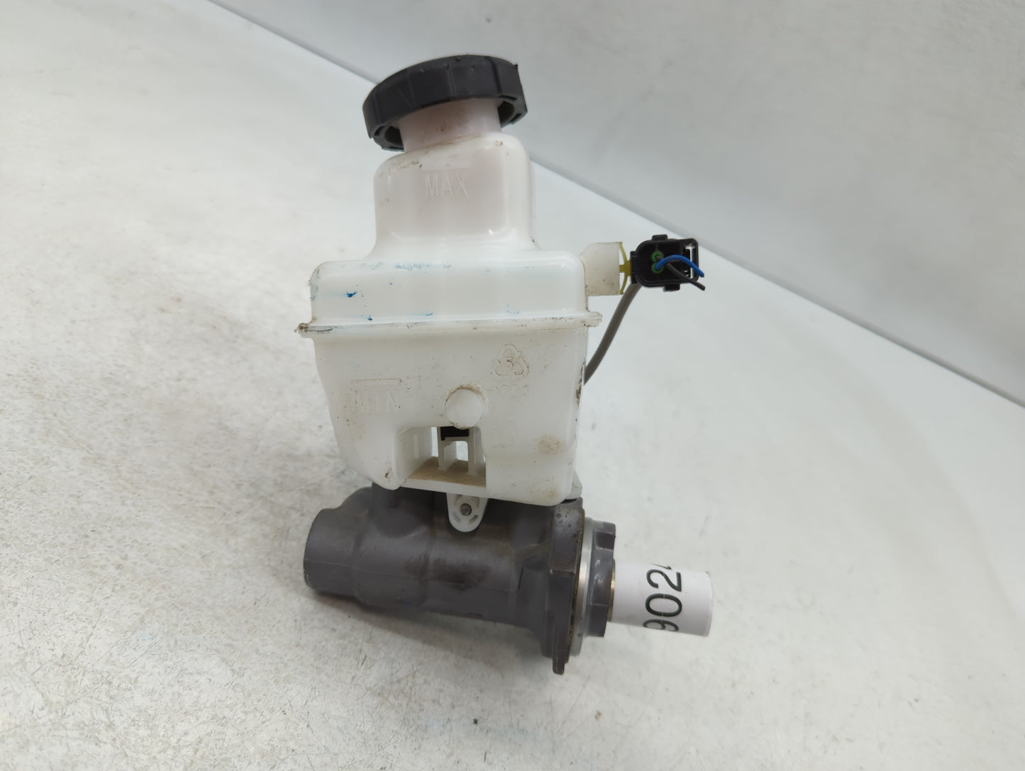 2018-2020 Kia Stinger Brake Master Cylinder - Oemusedautoparts1.com