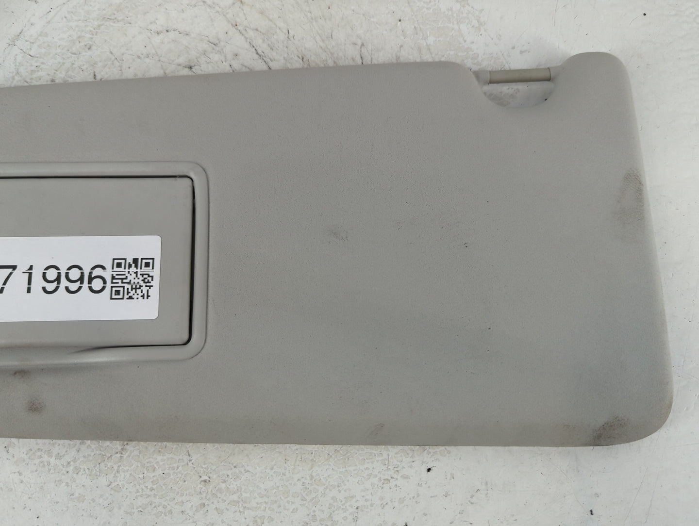 2019 Land Rover Discovery Sun Visor Shade Replacement Driver Left Mirror Fits OEM Used Auto Parts - Oemusedautoparts1.com