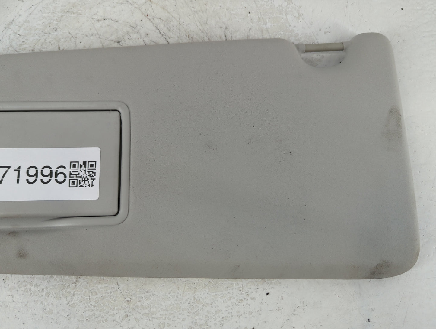 2019 Land Rover Discovery Sun Visor Shade Replacement Driver Left Mirror Fits OEM Used Auto Parts - Oemusedautoparts1.com
