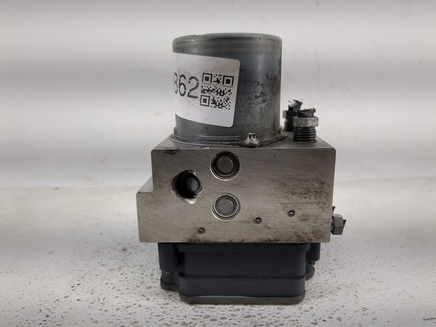 2019 Land Rover Discovery ABS Pump Control Module Replacement P/N:KPLA-14F447-AF Fits OEM Used Auto Parts - Oemusedautoparts