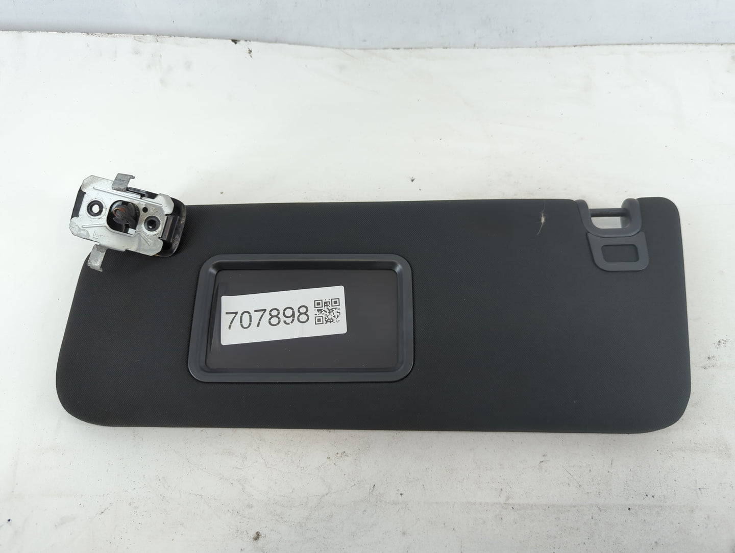 2019 Land Rover Discovery Sun Visor Shade Replacement Passenger Right Mirror Fits OEM Used Auto Parts - Oemusedautoparts1.co