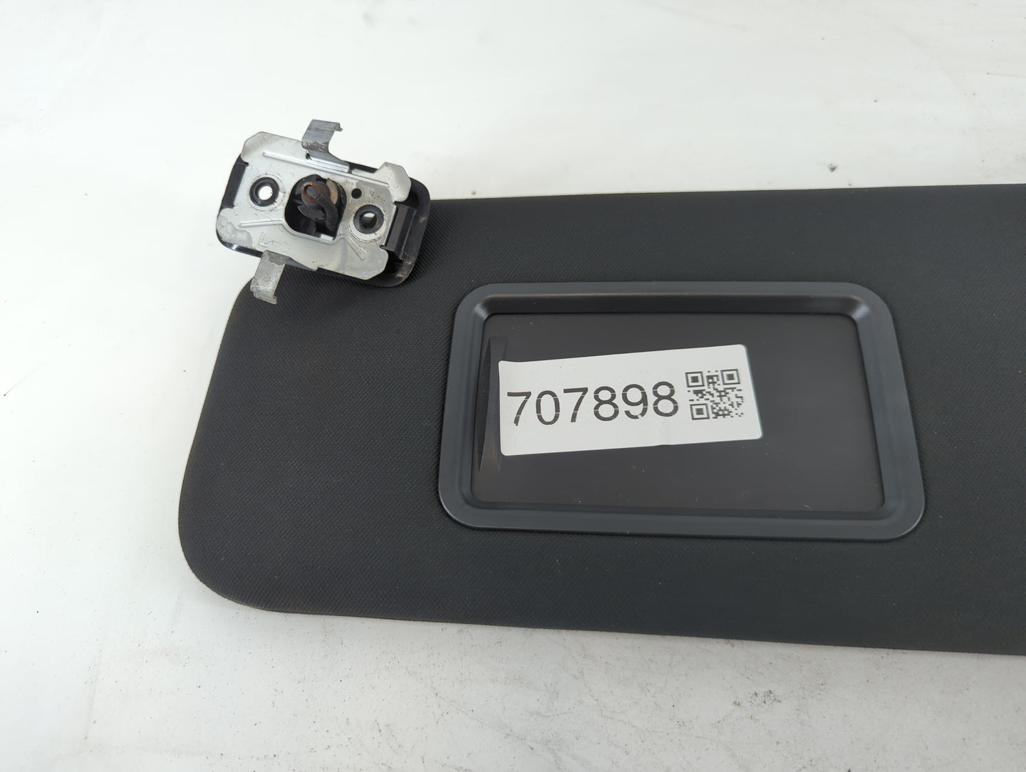 2019 Land Rover Discovery Sun Visor Shade Replacement Passenger Right Mirror Fits OEM Used Auto Parts - Oemusedautoparts1.co