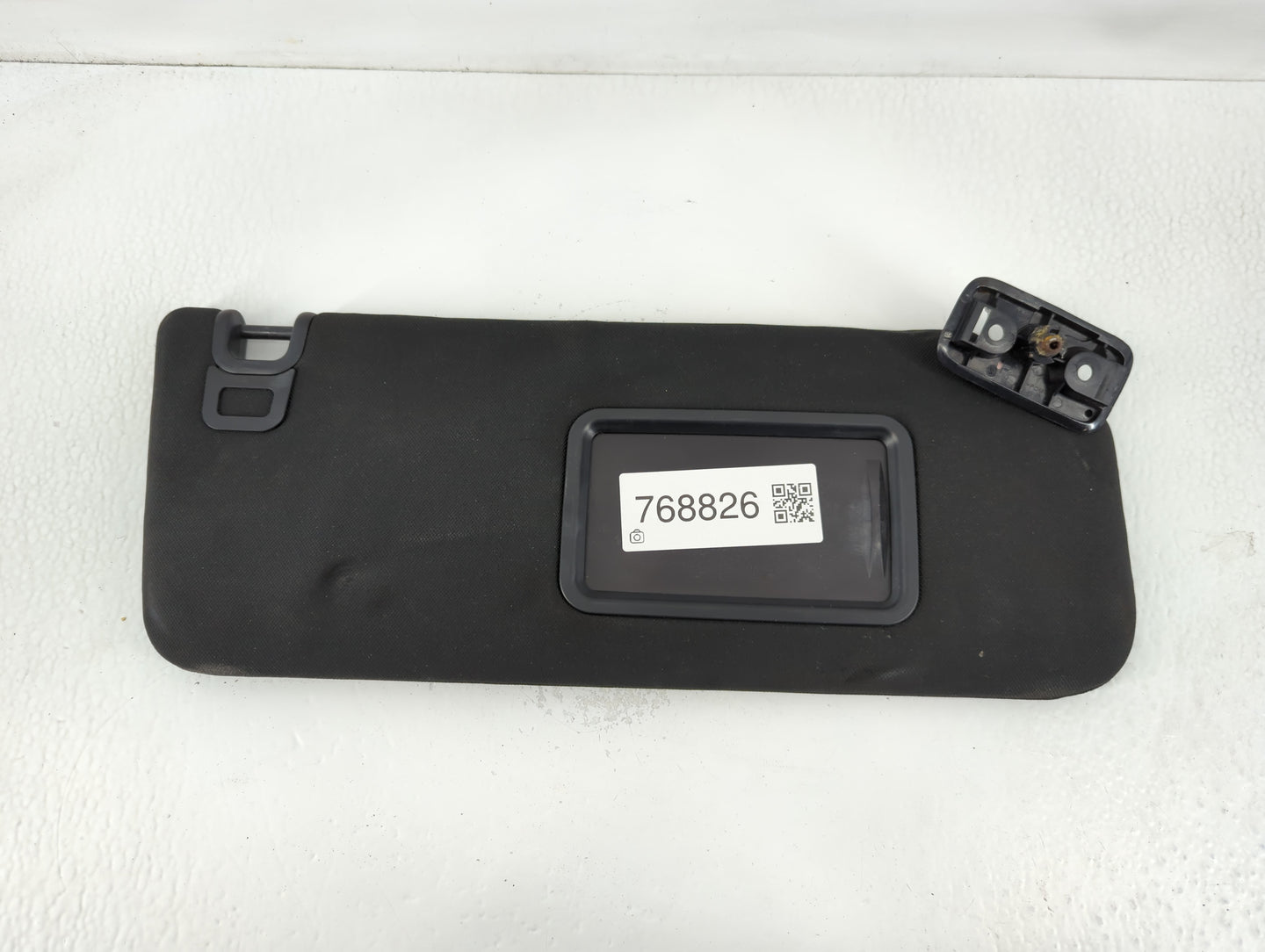 2019 Land Rover Discovery Sun Visor Shade Replacement Passenger Right Mirror Fits OEM Used Auto Parts - Oemusedautoparts1.co