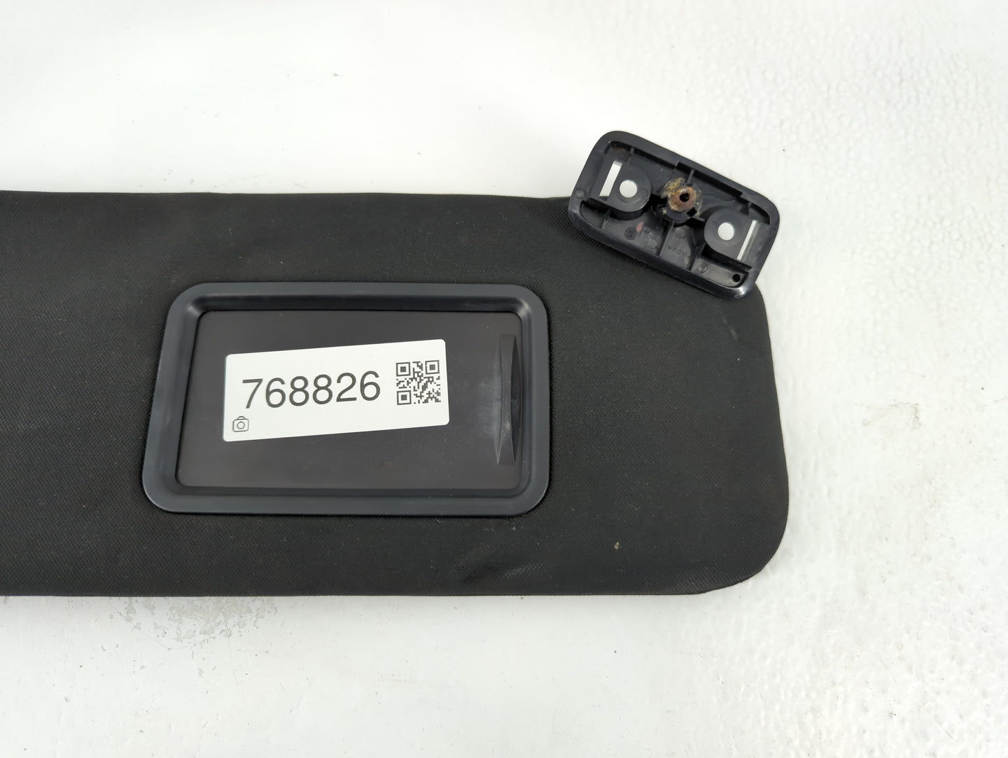 2019 Land Rover Discovery Sun Visor Shade Replacement Passenger Right Mirror Fits OEM Used Auto Parts - Oemusedautoparts1.co