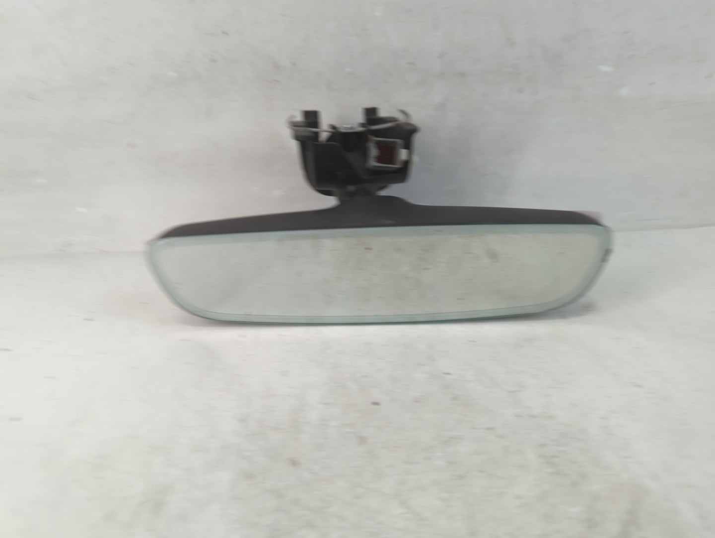 2019 Land Rover Discovery Interior Rear View Mirror Replacement OEM P/N:E11048560 Fits Fits 2017 2018 2020 OEM Used Auto Par