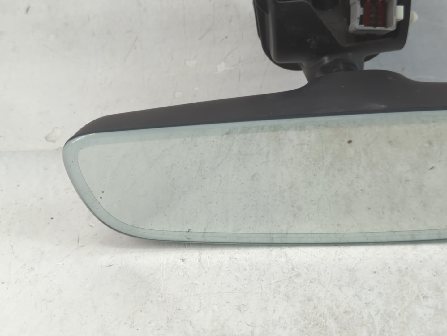 2019 Land Rover Discovery Interior Rear View Mirror Replacement OEM P/N:E11048560 Fits Fits 2017 2018 2020 OEM Used Auto Par