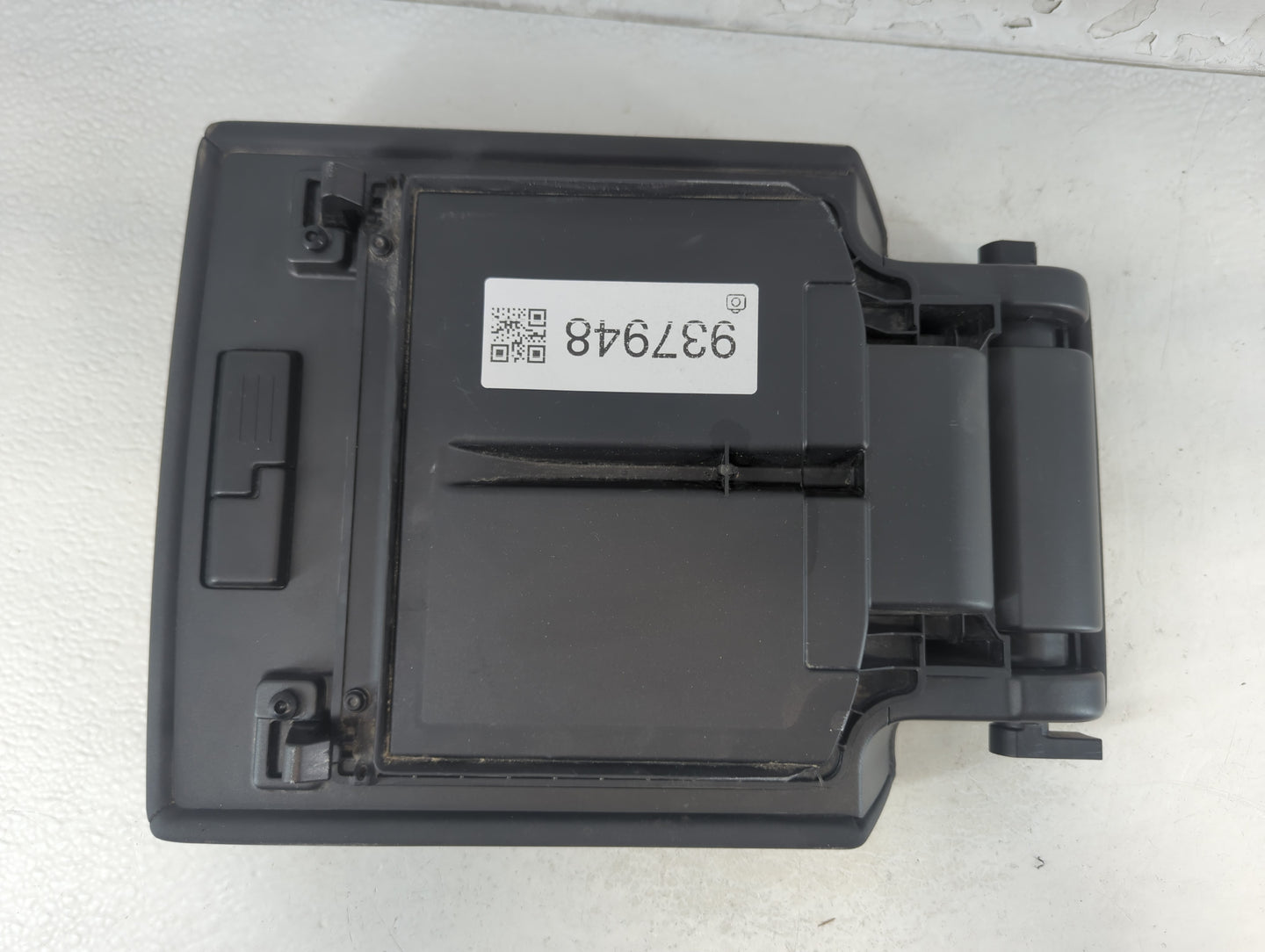 2019 Land Rover Discovery Center Console Armrest Cover Lid Fits OEM Used Auto Parts - Oemusedautoparts1.com