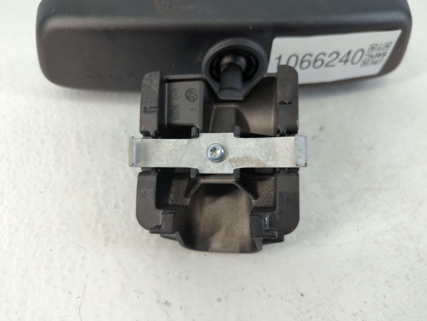 2015-2019 Land Rover Discovery Sport Interior Rear View Mirror Replacement OEM P/N:FK72-17E678-DA Fits OEM Used Auto Parts -