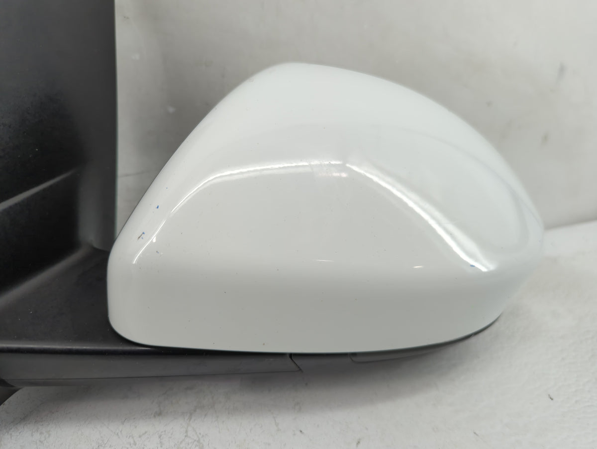 2018-2019 Land Rover Discovery Sport Driver Side View Mirror - Left Door Mirror OEM Used - Oemusedautoparts1.com