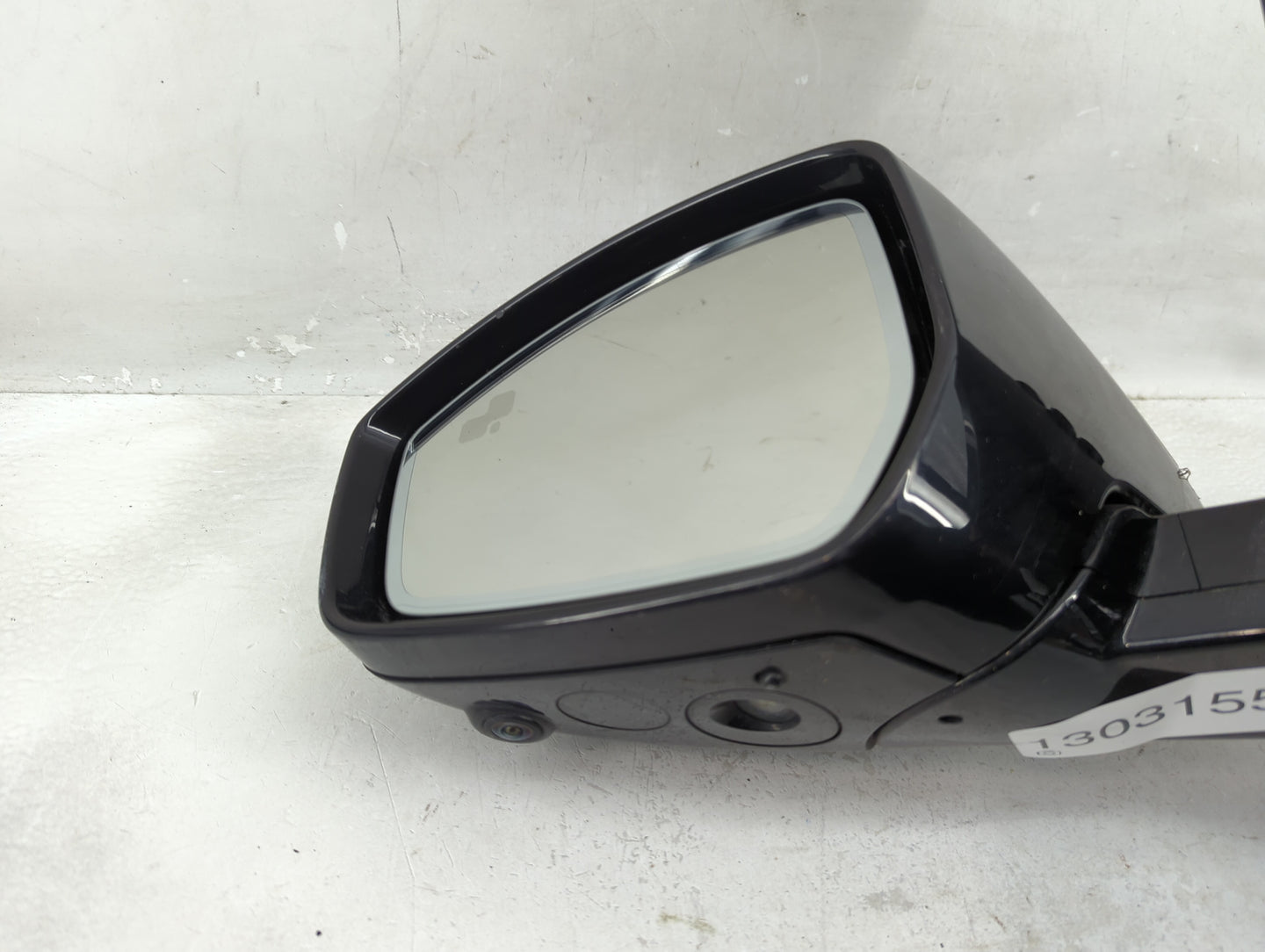 2018-2019 Land Rover Discovery Sport Driver Side View Mirror - Left Door Mirror OEM Used - Oemusedautoparts1.com