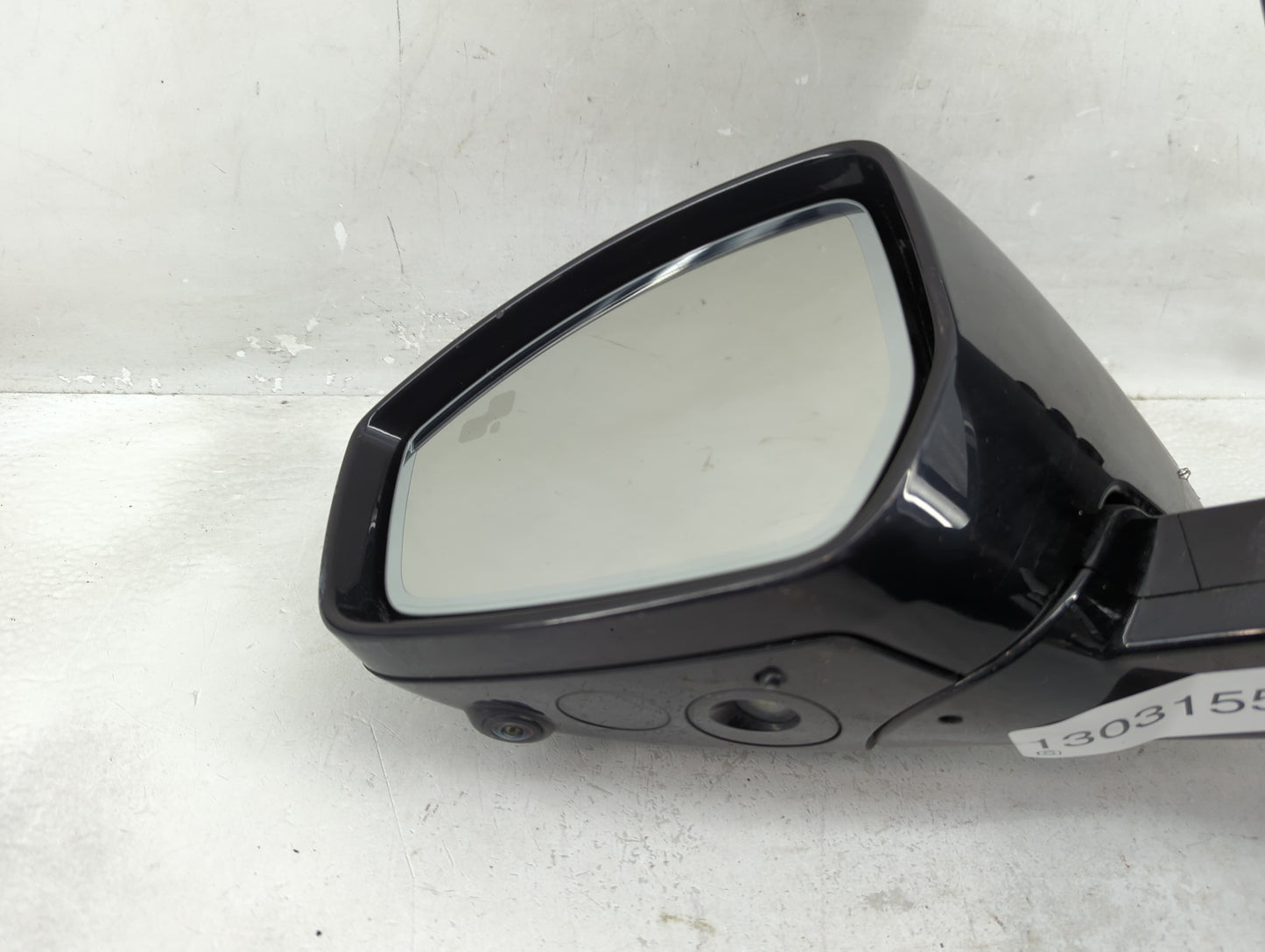 2018-2019 Land Rover Discovery Sport Driver Side View Mirror - Left Door Mirror OEM Used - Oemusedautoparts1.com