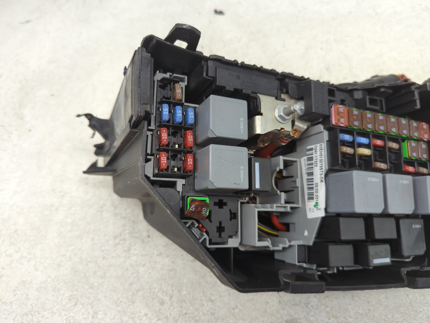 2018-2019 Land Rover Discovery Sport Fusebox Fuse Box Panel Relay Module Fits Fits 2018 2019 OEM Used Auto Parts - Oemusedau