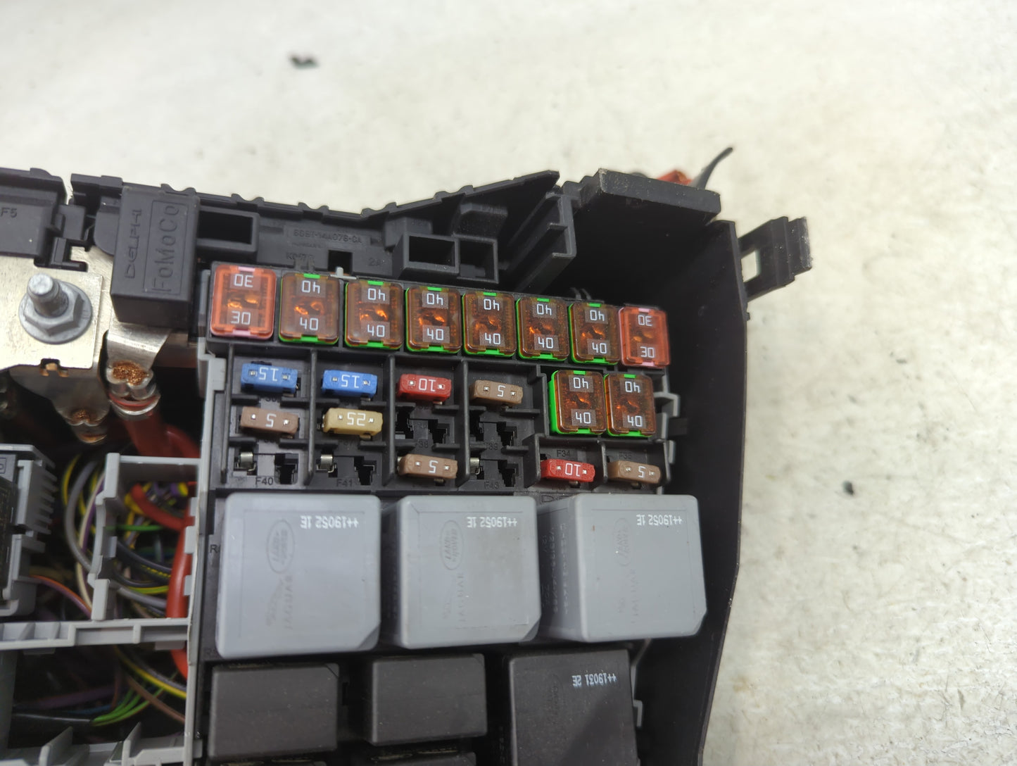 2018-2019 Land Rover Discovery Sport Fusebox Fuse Box Panel Relay Module Fits Fits 2018 2019 OEM Used Auto Parts - Oemusedau