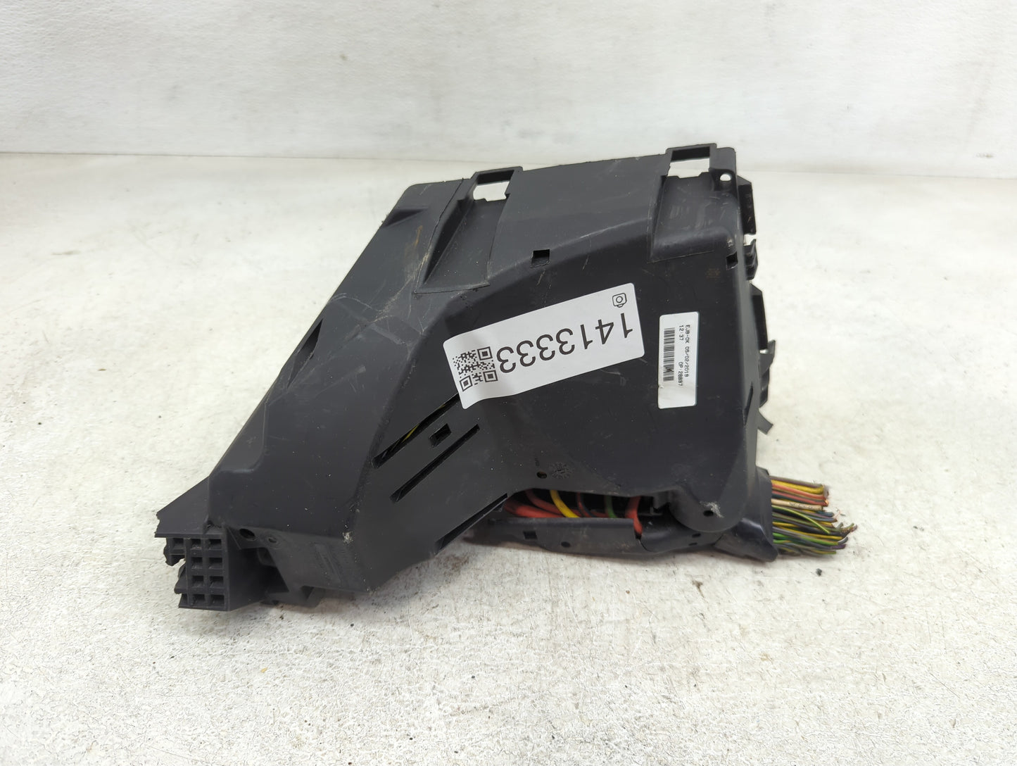 2018-2019 Land Rover Discovery Sport Fusebox Fuse Box Panel Relay Module Fits Fits 2018 2019 OEM Used Auto Parts - Oemusedau