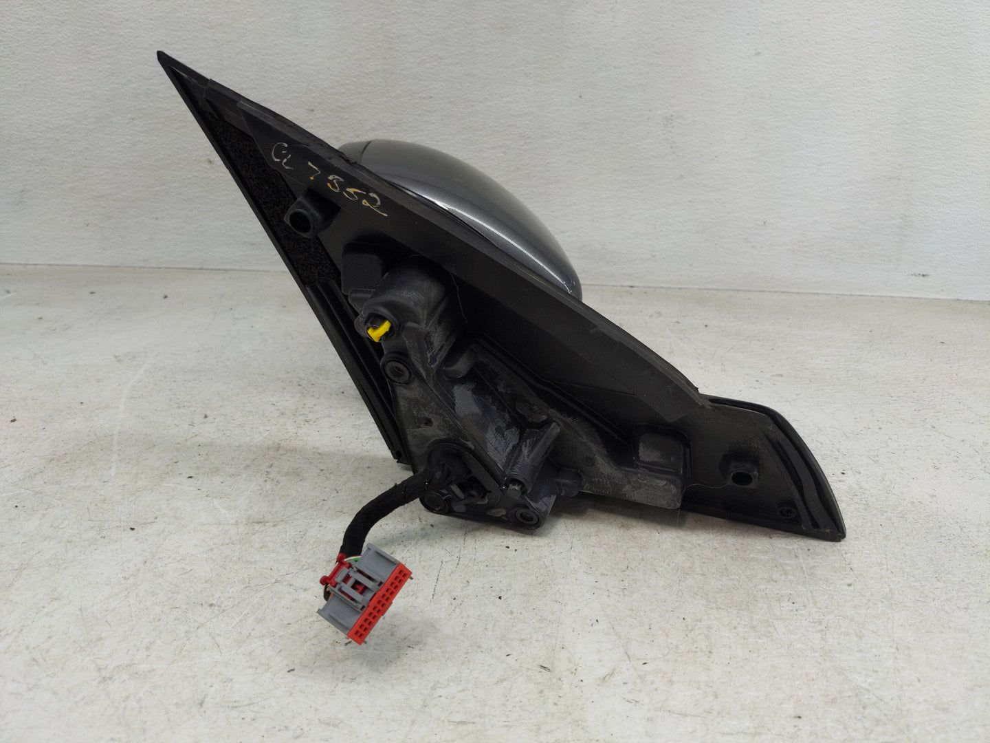 2018-2019 Land Rover Discovery Sport Driver Side View Mirror - Left Door Mirror OEM Used - Oemusedautoparts1.com