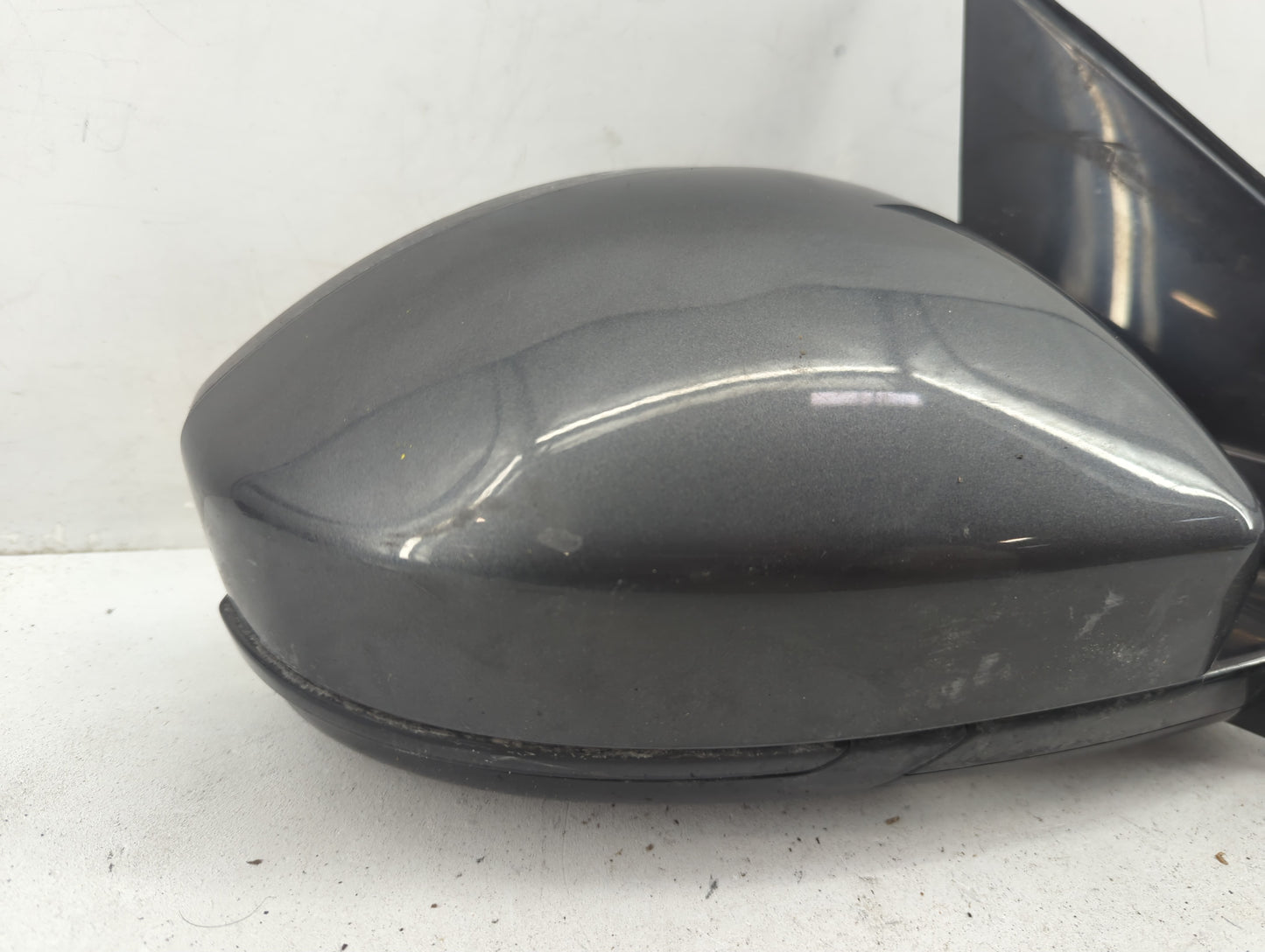 2018-2019 Land Rover Discovery Sport Passenger Side View Mirror - Right Door Mirror OEM Used - Oemusedautoparts1.com