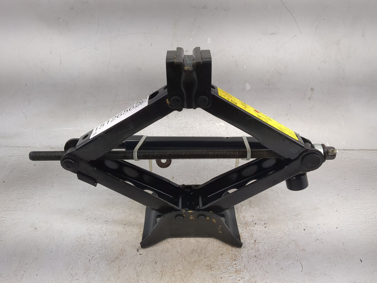 2019 Land Rover Discovery Sport Spare Scissor Car Jack Black - Oemusedautoparts1.com