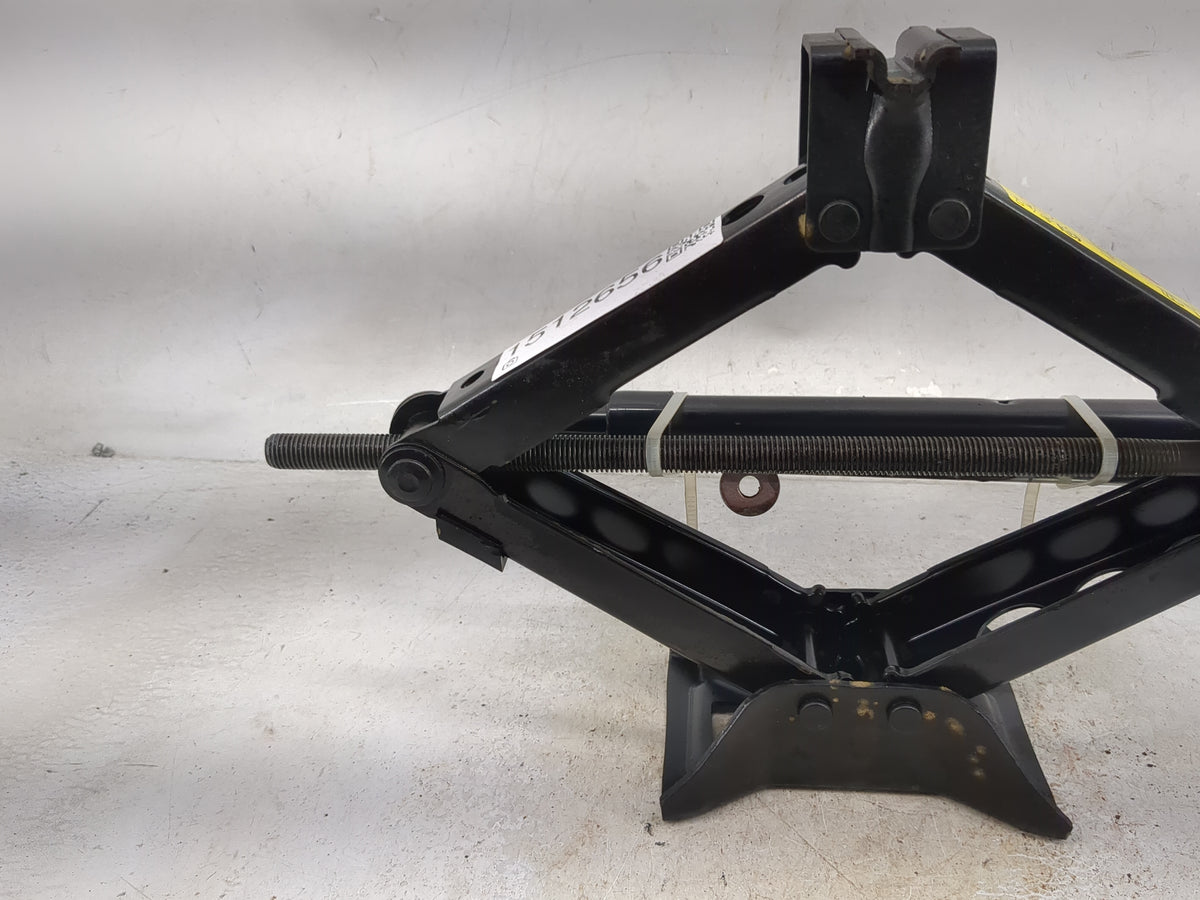 2019 Land Rover Discovery Sport Spare Scissor Car Jack Black - Oemusedautoparts1.com